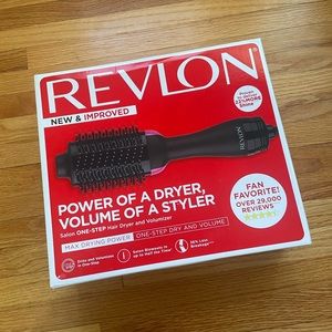 BNIB Revlon Hair Dryer Round Brush